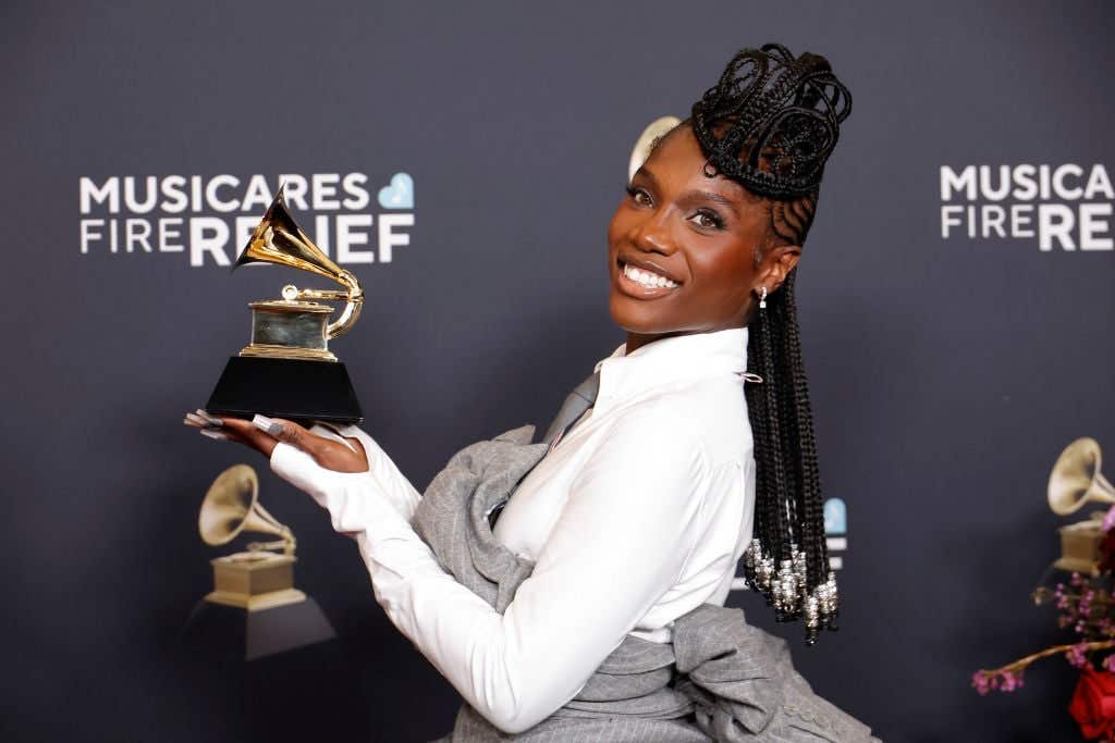 Doechii holding her grammy award