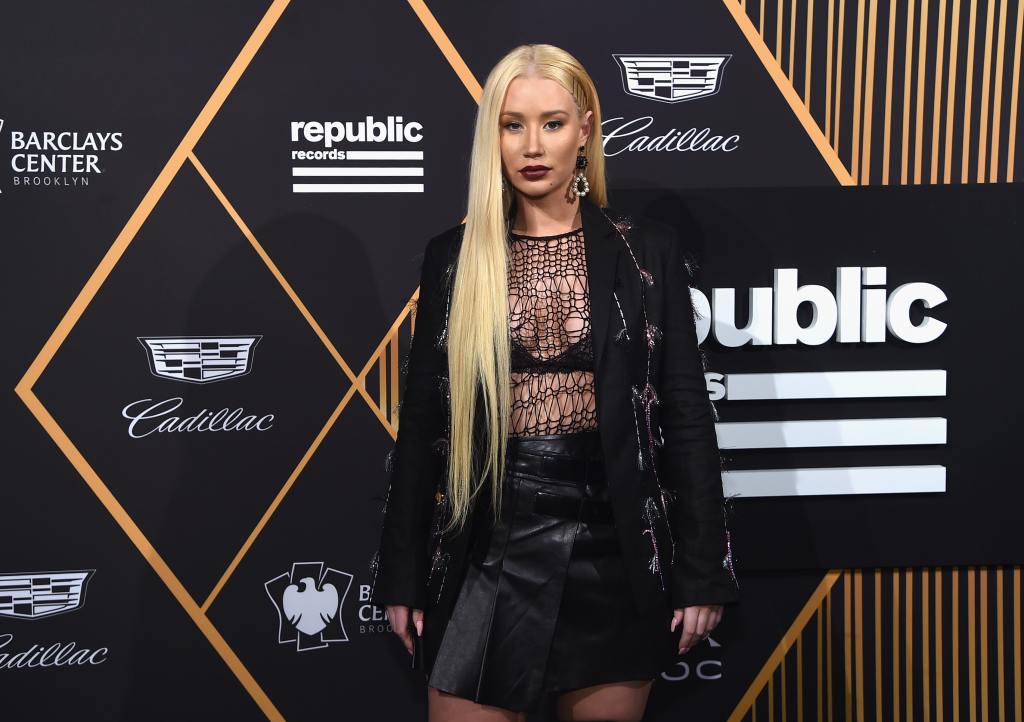 Iggy Azalea Reveals New Album Artwork For 'Surviving The Summer'